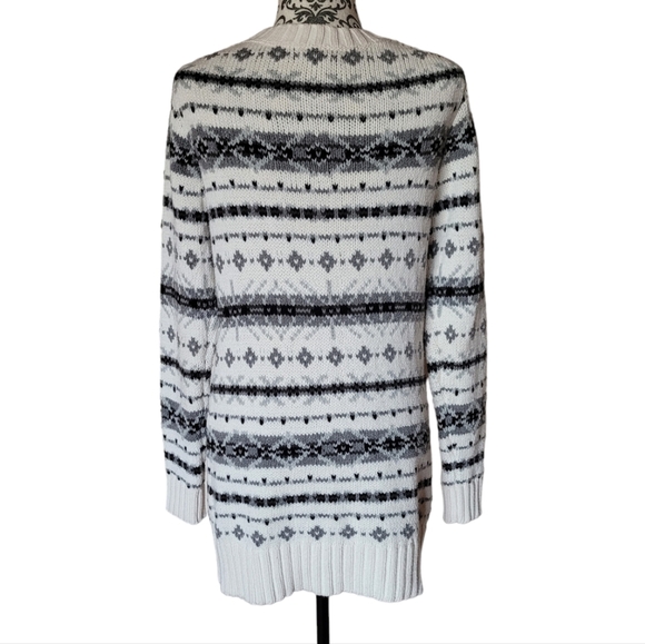 G.H. Bass & Co long cardigan size medium - Picture 3 of 13